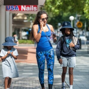 Exclusif - Melanie Brown (Mel B) avec ses filles Angel Iris Murphy Brown et Madison Belafonte à Double Bay à Sydney le 15 novembre 2016