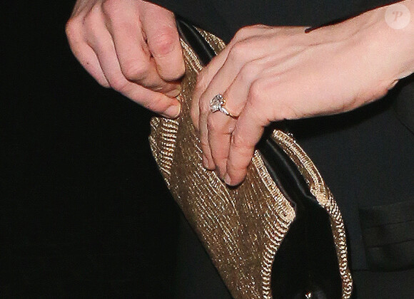 Kirsten Dunst est allée dîner avec son nouveau fiancé Jesse Plemons au restaurant Chateau Marmont, on peut voir sa bague de fiançailles sur ces photos, à Los Angeles le 24 février 2017.