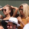Natty Belmondo et sa fille Stella Belmondo dans les tribunes lors des internationaux de France de Roland Garros à Paris, le 31 mai 2017. © - Dominique Jacovides - Cyril Moreau/ Bestimage