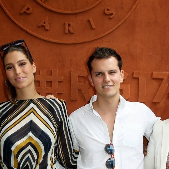 Laury Thilleman (Miss France 2011) avec son compagnon Juan Arbelaez, son père Fabrice, sa mère Sophie, son frère Hugo et sa soeur Julie - Les célébrités au village des internationaux de tennis de Roland Garros à Paris le 4 juin 2017. © Dominique Jacovides-Cyril Moreau/Bestimage