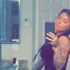 Christy Mack, star du X prend un selfie dans sa salle de bain, posté sur Instagram le 22 mai 2017.