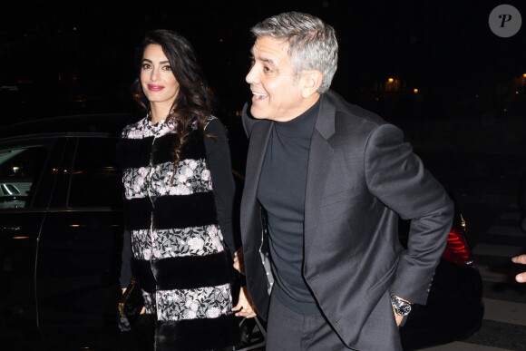 George Clooney et sa femme Amal Alamuddin (enceinte) vont dîner au restaurant Lapérouse à Paris le 25 février 2017