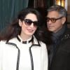 George Clooney et sa femme Amal Alamuddin (enceinte) à la sortie de leur hôtel, L'Hôtel, à Paris. Le 25 février 2017