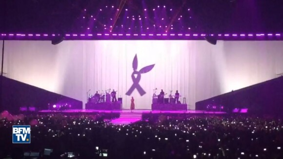 Ariana Grande reprend "Somewhere Over The Rainbow" lors de son concert à Paris le 7 juin 2017, en hommage aux victimes de l'attentat de Manchester.