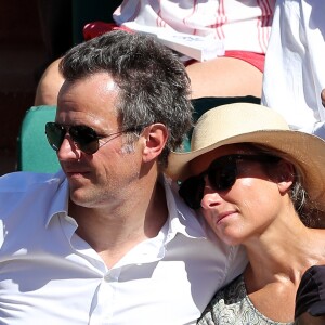 Arthur Sadoun et Anne Sophie Lapix dans les tribunes lors des Internationaux de France de Roland-Garros à Paris le 10 juin 2017. © Jacovides - Moreau / Bestimage