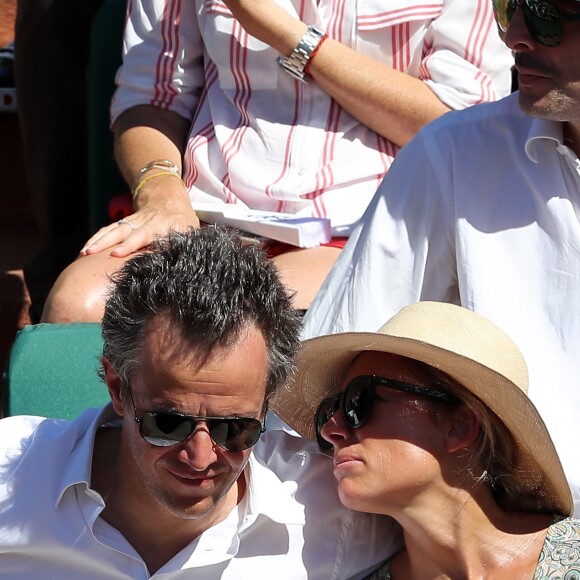 Arthur Sadoun et Anne Sophie Lapix dans les tribunes lors des Internationaux de France de Roland-Garros à Paris le 10 juin 2017. © Jacovides - Moreau / Bestimage