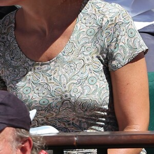 Arthur Sadoun et Anne Sophie Lapix dans les tribunes lors des Internationaux de France de Roland-Garros à Paris le 10 juin 2017. © Jacovides - Moreau / Bestimage