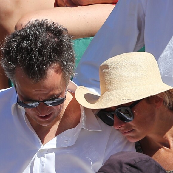 Arthur Sadoun et Anne Sophie Lapix dans les tribunes lors des Internationaux de France de Roland-Garros à Paris le 10 juin 2017. © Jacovides - Moreau / Bestimage