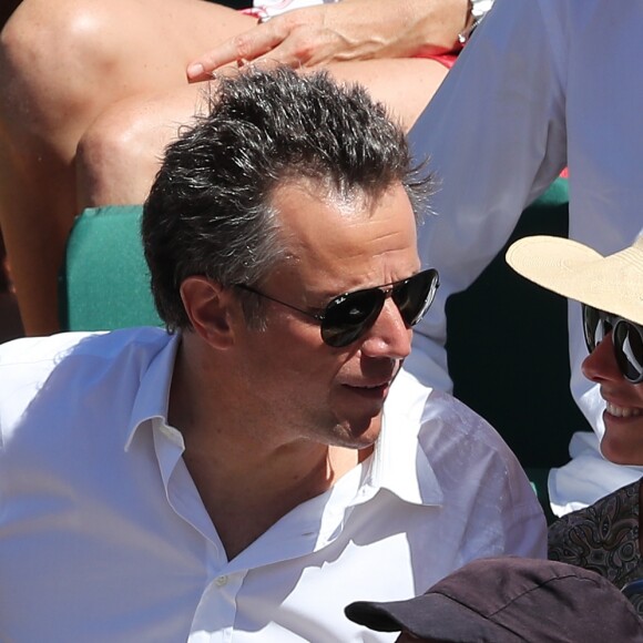 Arthur Sadoun et Anne Sophie Lapix dans les tribunes lors des Internationaux de France de Roland-Garros à Paris le 10 juin 2017. © Jacovides - Moreau / Bestimage