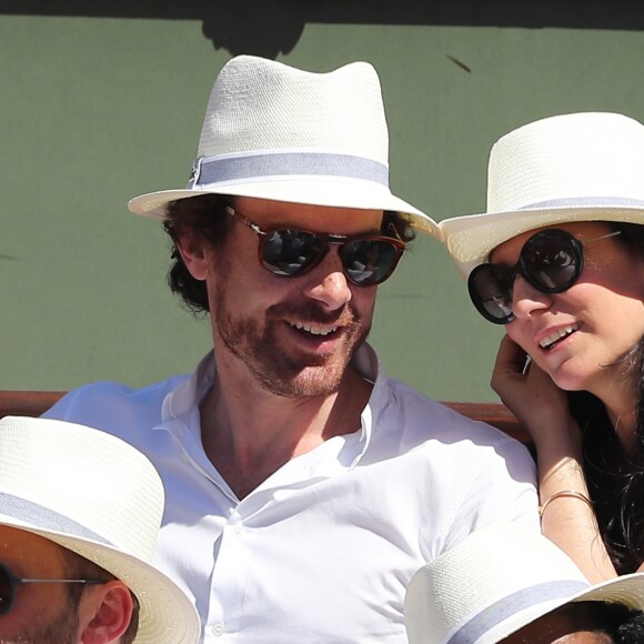 Marie Drucker et Mathias Vicherat dans les tribunes lors des Internationaux de France de Roland-Garros à Paris. Le 10 juin 2017. © Jacovides - Moreau / Bestimage