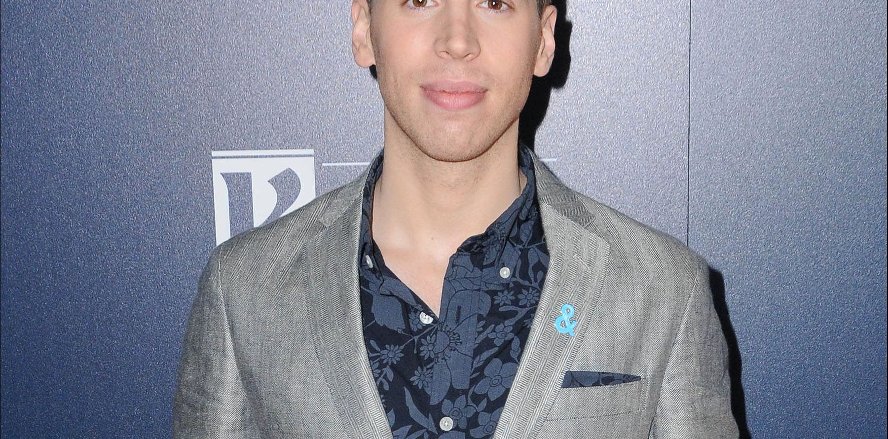 Jordan gavaris gay