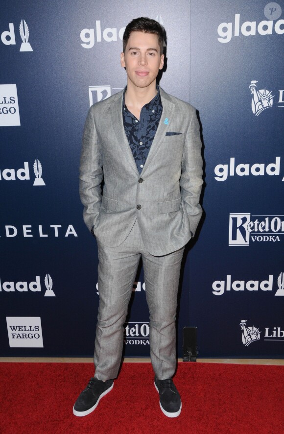 Jordan Gavaris lors du photocall de la soirée des "28th Annual GLAAD Media Awards" à Beverly Hills le 1er avril 2017. © Birdie Thompson/AdMedia via ZUMA Wire / Bestimage