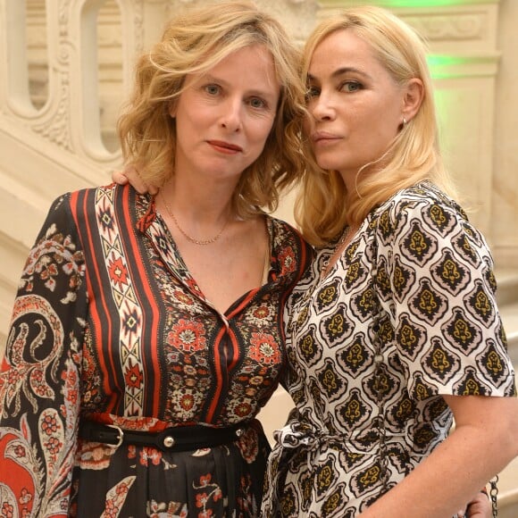 Karin Viard et Emmanuelle Béart - Lancement du nouveau parfum "Aura" de Thierry Mugler à l'hôtel Salomon de Rothschild, Paris le 15 juin 2017. © Veeren/Bestimage