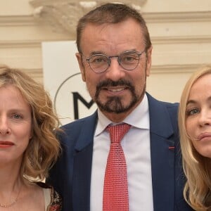 Karin Viard, Olivier Courtin-Clarins (Président du directoire de Clarins), Emmanuelle Béart - Lancement du nouveau parfum "Aura" de Thierry Mugler à l'hôtel Salomon de Rothschild, Paris le 15 juin 2017. © Veeren/Bestimage