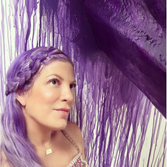 Tori Spelling s'est teint les cheveux en violet - Photo publiée sur sa page Instagram le 16 juin 2017
