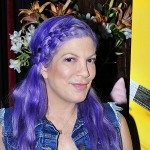 Tori Spelling et ses cheveux violets lors de la projection de Moi, Moche et Méchant 3 à Los Angeles, le 16 juin 2017