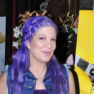 Tori Spelling et ses cheveux violets lors de la projection de Moi, Moche et Méchant 3 à Los Angeles, le 16 juin 2017