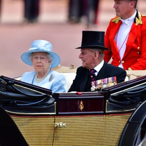 La reine Elizabeth II d'Angleterre et le prince Philip, duc d'Edimbourg - La famille royale d'Angleterre arrive au palais de Buckingham pour assister à la parade "Trooping The Colour" à Londres le 17 juin 2017.