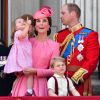 Catherine Kate Middleton, duchesse de Cambridge, la princesse Charlotte, le prince George et le prince William, duc de Cambridge - La famille royale d'Angleterre au balcon du palais de Buckingham pour assister à la parade "Trooping The Colour" à Londres le 17 juin 2017.