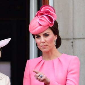 Camilla Parker-Bowles, duchesse de Cournouailles, Catherine Kate Middleton, duchesse de Cambridge - La famille royale d'Angleterre au balcon du palais de Buckingham pour assister à la parade "Trooping The Colour" à Londres le 17 juin 2017.