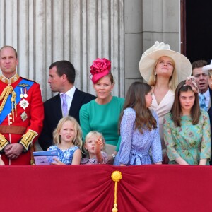 Catherine Kate Middleton, duchesse de Cambridge, la princesse Charlotte, le prince George et le prince William, duc de Cambridge - La famille royale d'Angleterre au balcon du palais de Buckingham pour assister à la parade "Trooping The Colour" à Londres le 17 juin 2017.