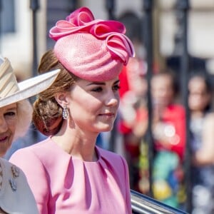 Camilla Parker-Bowles, duchesse de Cournouailles et Catherine Kate Middleton, duchesse de Cambridge - La famille royale d'Angleterre arrive au palais de Buckingham pour assister à la parade "Trooping The Colour" à Londres le 17 juin 2017.