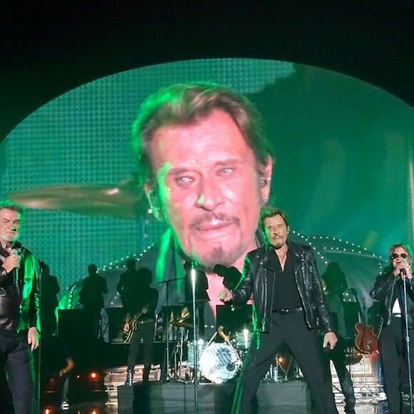 Eddy Mitchell, Johnny Hallyday et Jacques Dutronc lors du Premier concert "Les Vieilles Canailles" au POPB de Paris-Bercy à Paris, du 5 au 10 novembre 2014.