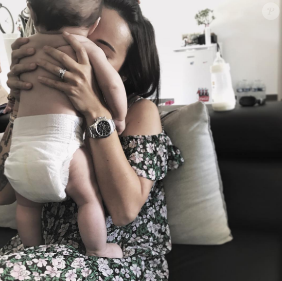 Alizée craque pour le bébé de Christophe Licata. Le 20 juin 2017.