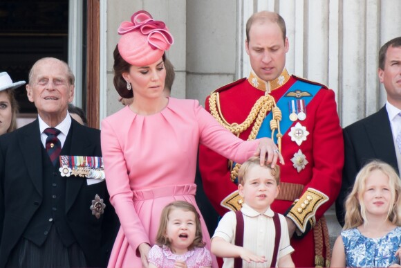 Le prince Philip, duc d'Edimbourg, Catherine Kate Middleton , duchesse de Cambridge, la princesse Charlotte, le prince George, le prince William, duc de Cambridge et Savannah Phillips - La famille royale d'Angleterre assiste à la parade "Trooping the colour" à Londres le 17 juin 2017.