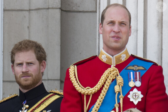 La prince Harry et le princve William - La famille royale d'Angleterre au palais de Buckingham pour assister à la parade "Trooping The Colour" à Londres le 17 juin 2017.