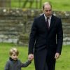Le prince William et son fils le prince George - Le duc et la duchesse de Cambridge en famille à la messe de Noël à Englefield le 25 décembre 2016.