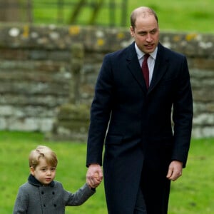 Le prince William et son fils le prince George - Le duc et la duchesse de Cambridge en famille à la messe de Noël à Englefield le 25 décembre 2016.