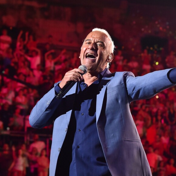 Exclusif - Michel Fugain - Emission "La chanson de l'année fête la musique" dans les arènes de Nîmes, diffusée en direct sur TF1 le 17 juin 2017 © Bruno Bebert/Bestimage