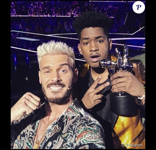 M. Pokora pose avec le gagnant de The Voice sur 6. Instagarm, le 10 juin 2017