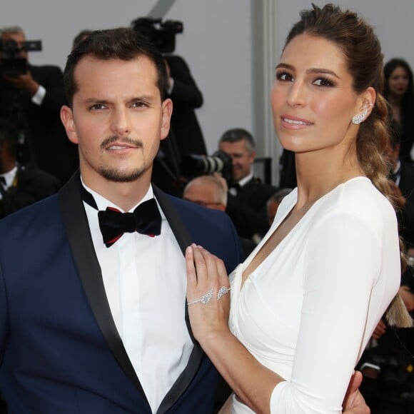 Laury Thilleman et son compagnon Juan Arbelaez à la montée des marches de la soirée du 70ème Anniversaire du Festival International du Film de Cannes, le 23 mai 2017. © Denis Guignebourg/Bestimage