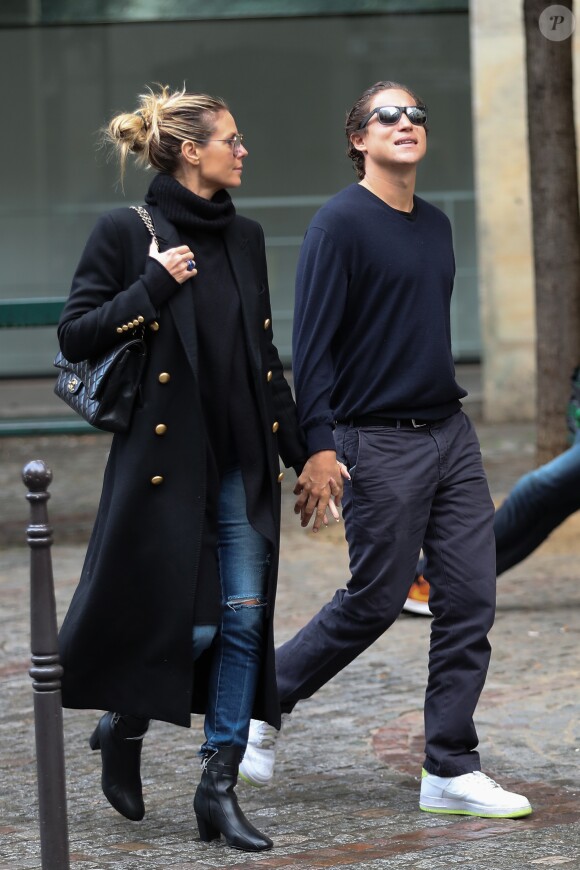 Heidi Klum et son compagnon Vito Schnabel sont allés visiter des galeries d'art à Paris pendant la FIAC (Foire Internationale d'Art Contemporain), Paris, le 20 octobre 2016.