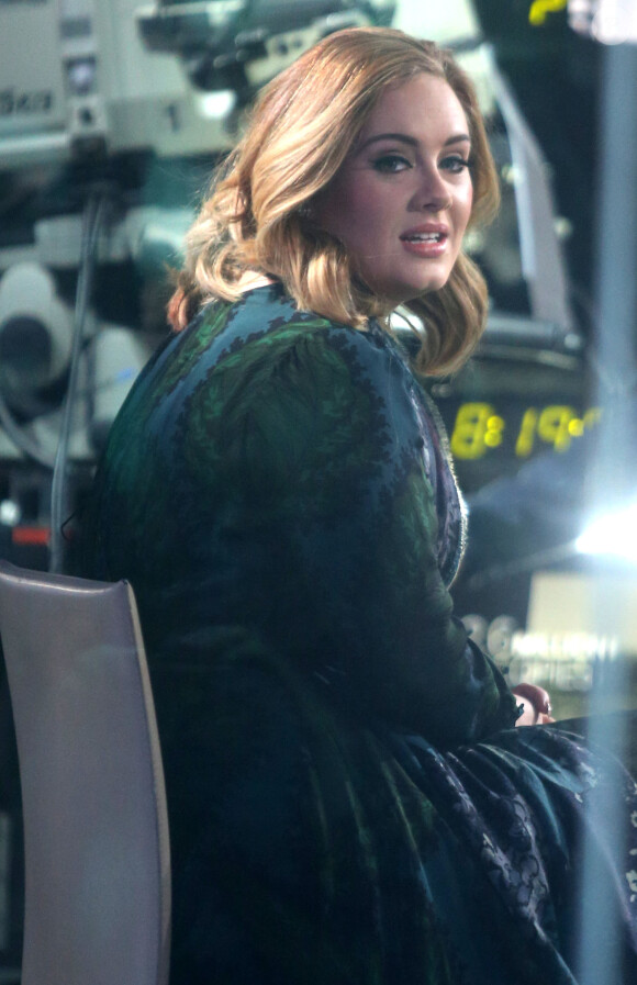 La chanteuse Adele sur le plateau du "Today Show" à New York le 25 novembre 2015