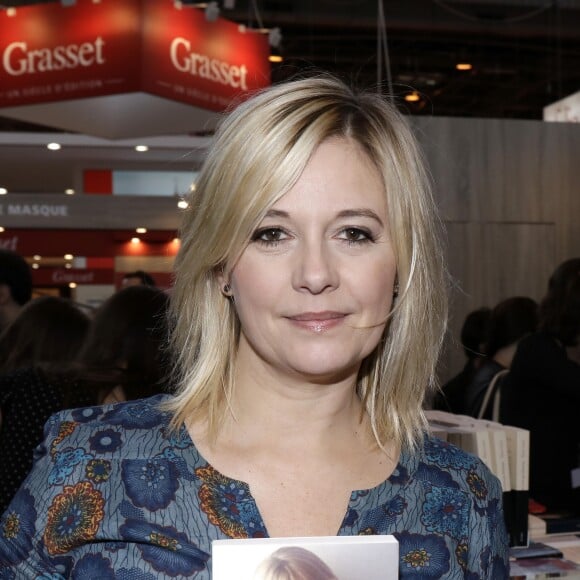 Flavie Flament lors de la 37ème édition du Salon du livre au parc des expositions, à la porte de Versailles, à Paris, France, le 26 mars 2017. © Cédric Perrin/Bestimage