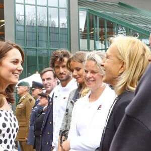 Martina Navratilova - Kate Middleton, duchesse de Cambridge, lors de l'ouverture du tournoi de tennis de Wimbledon à Londres, le 3 juillet 2017.