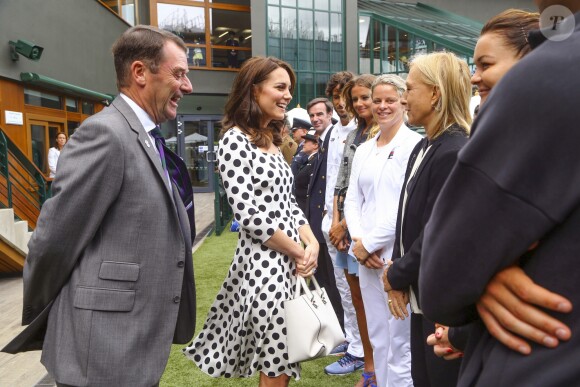 Martina Navratilova - Kate Middleton, duchesse de Cambridge, lors de l'ouverture du tournoi de tennis de Wimbledon à Londres, le 3 juillet 2017.