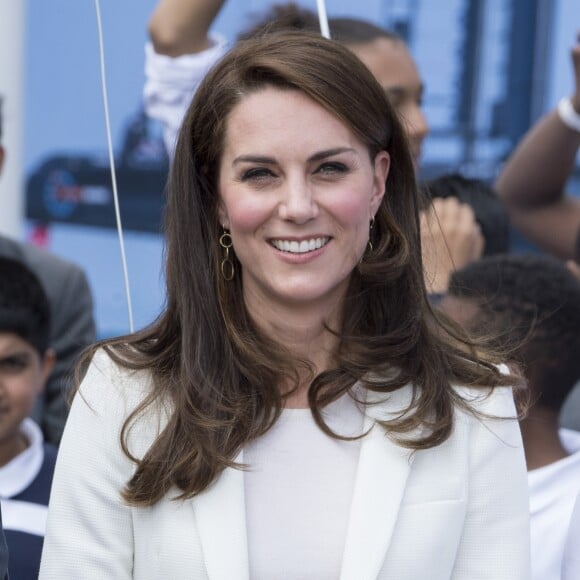 Catherine Kate Middleton assiste au Land Rover Roadshow au centre Docklands Sailing and Watersports de Londres le 16 juin 2017.