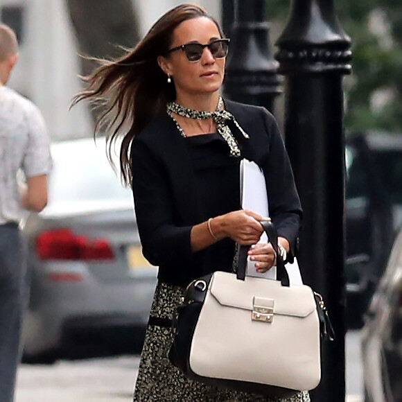 Exclusif - Pippa Middleton à Londres le 27 juin 2017, de retour de sa très longue lune de miel avec James Matthews.