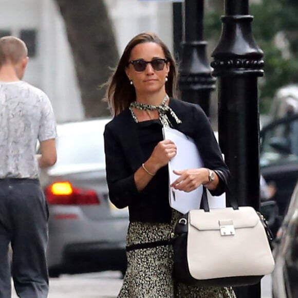 Exclusif - Pippa Middleton à Londres le 27 juin 2017, de retour de sa très longue lune de miel avec James Matthews.