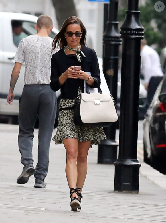 Exclusif - Pippa Middleton à Londres le 27 juin 2017, de retour de sa très longue lune de miel avec James Matthews.