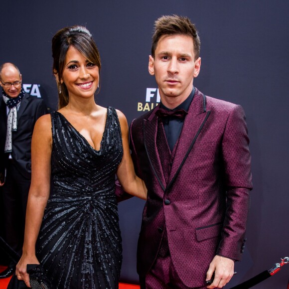 Lionel Messi et sa compagne Antonella Roccuzzo - Gala FIFA Ballon d'Or 2014 à Zurich, le 12 janvier 2015.