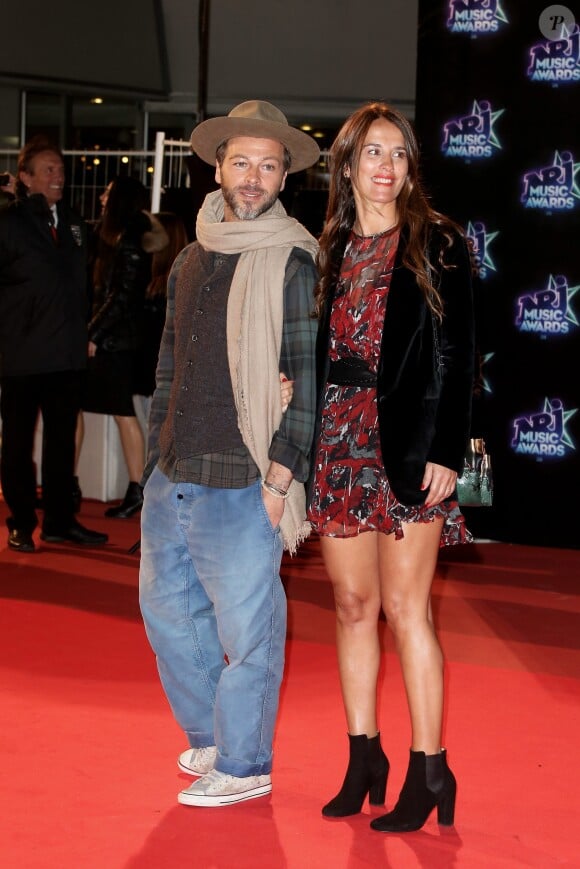 Christophe Maé (Martichon, de son vrai nom) et sa compagne Nadège Sarron lors de la 18e cérémonie des NRJ Music Awards au Palais des Festivals à Cannes, le 12 novembre 2016. Le couple s'est marié civilement le 29 juin 2017 et religieusement le 1er juillet 2017 en Corse. © Christophe Aubert via Bestimage
