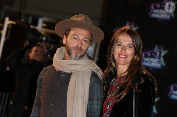 Christophe Maé (Martichon, de son vrai nom) et sa compagne Nadège Sarron lors de la 18e cérémonie des NRJ Music Awards au Palais des Festivals à Cannes, le 12 novembre 2016. Le couple s'est marié civilement le 29 juin 2017 et religieusement le 1er juillet 2017 en Corse. © Christophe Aubert via Bestimage