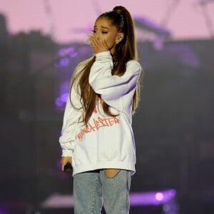 Ariana Grande est remontée sur scène à Manchester, dimanche, moins de deux semaines après qu'une attaque contre son concert eut fait 22 morts et des dizaines de blessés - Attentat de Manchester : 'One Love Manchester', concert exceptionnel organisé au profit des familles des victimes à Manchester le 4 juin 2017 © DaveHogan For OneLoveManchester/GoffPhotos.com via Bestimage