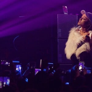 Ariana Grande en concert sur la scène du Allstate Arena à Rosemont, le 14 décembre 2016. © Daniel DeSlover via Zuma Press/Bestimage