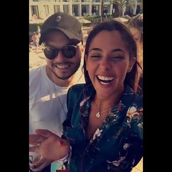 Coralie Porrovecchio et Noam Adams (petit frère de Kev Adams), le 6 juillet 2017 à Ibiza.